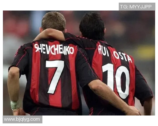 足球明星科温特朗的传奇之路与足球生涯的辉煌成就解析